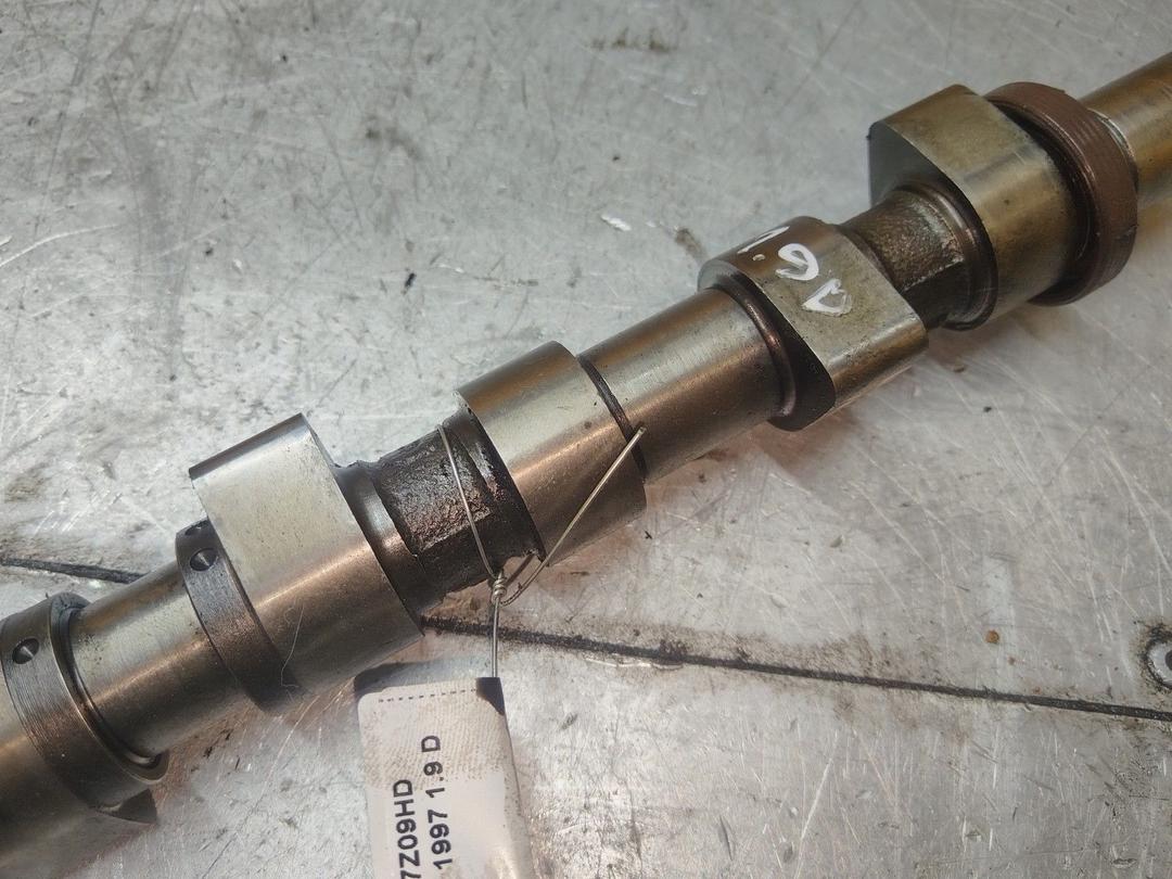 Распредвал 7Z09HD Renault Megane купить на авторазборке