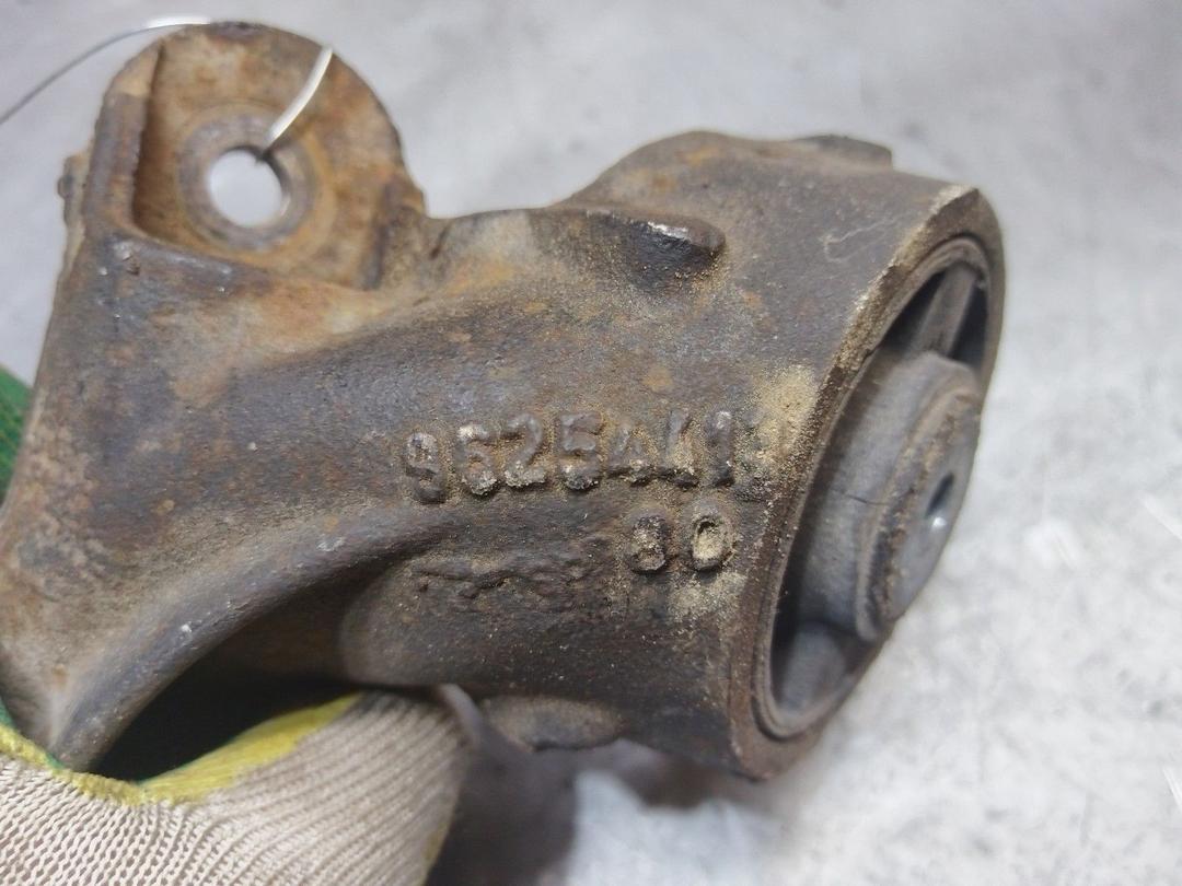 Кронштейн двигателя O7N0AR Peugeot 406 - Фото 3