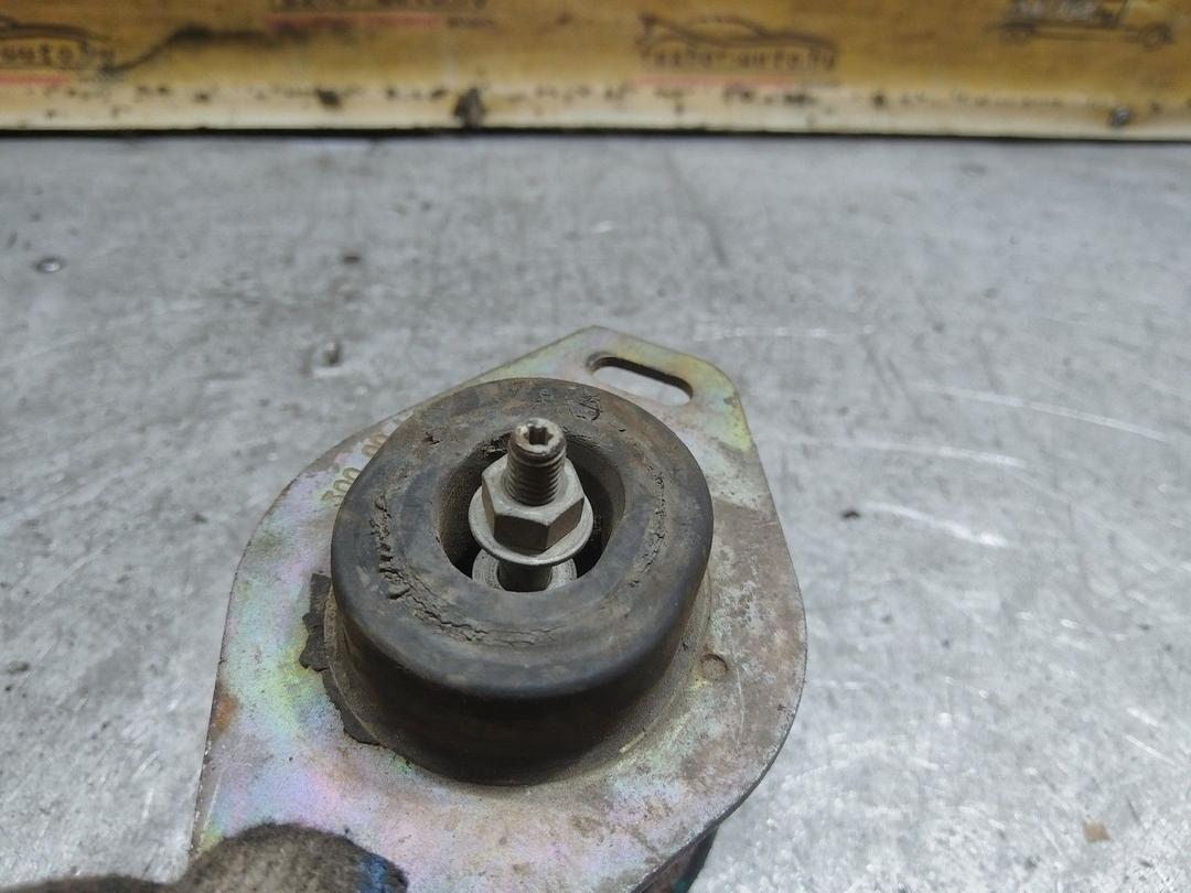 Подушка крепления двигателя LJMBO3 Citroen C5 купить в магазине запчастей бу