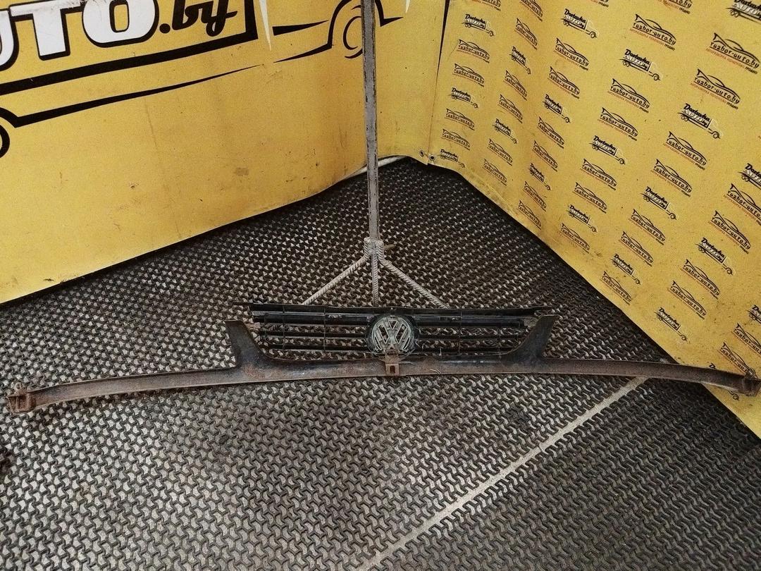 Решетка радиатора HTQ9RG Volkswagen Passat undefined