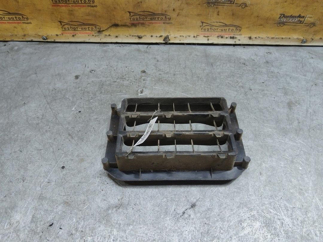 Решетка вентиляции кузова 5GPBGB Mitsubishi Carisma купить