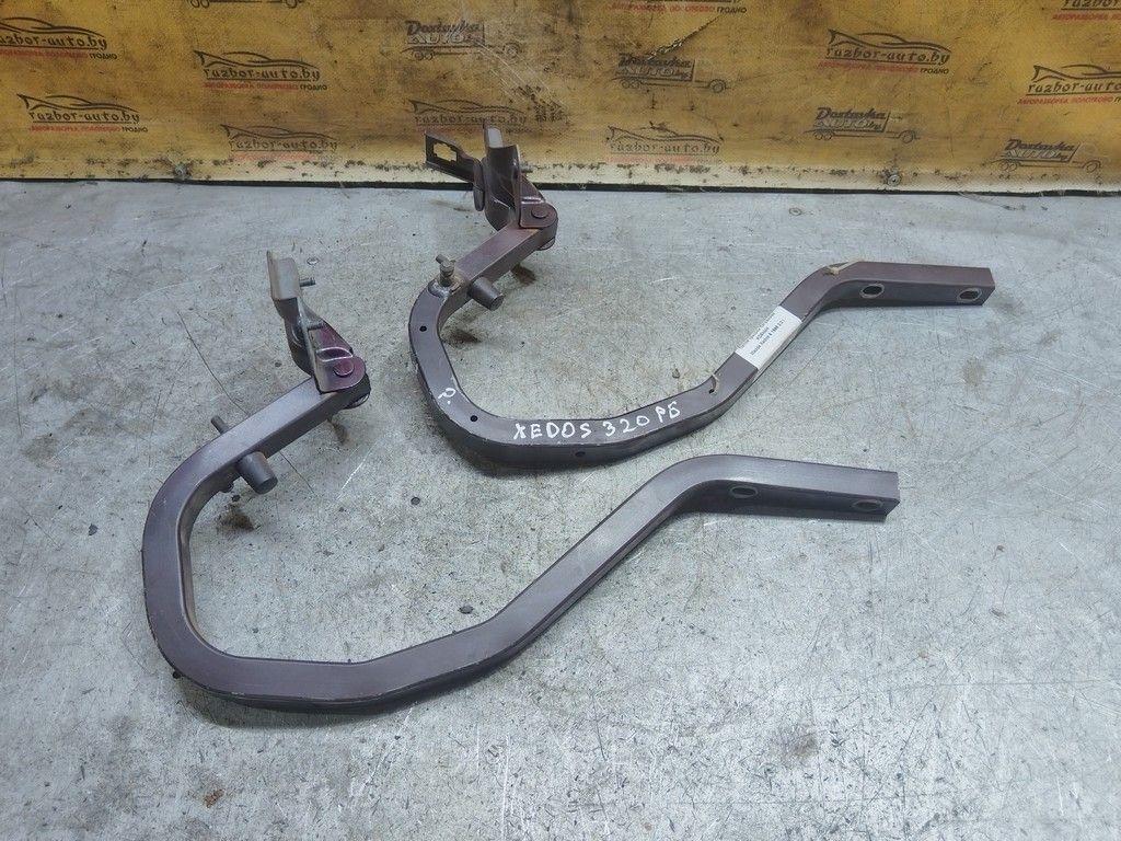 Петля крышки багажника KD5NNH Mazda Xedos 6 - Фото 2