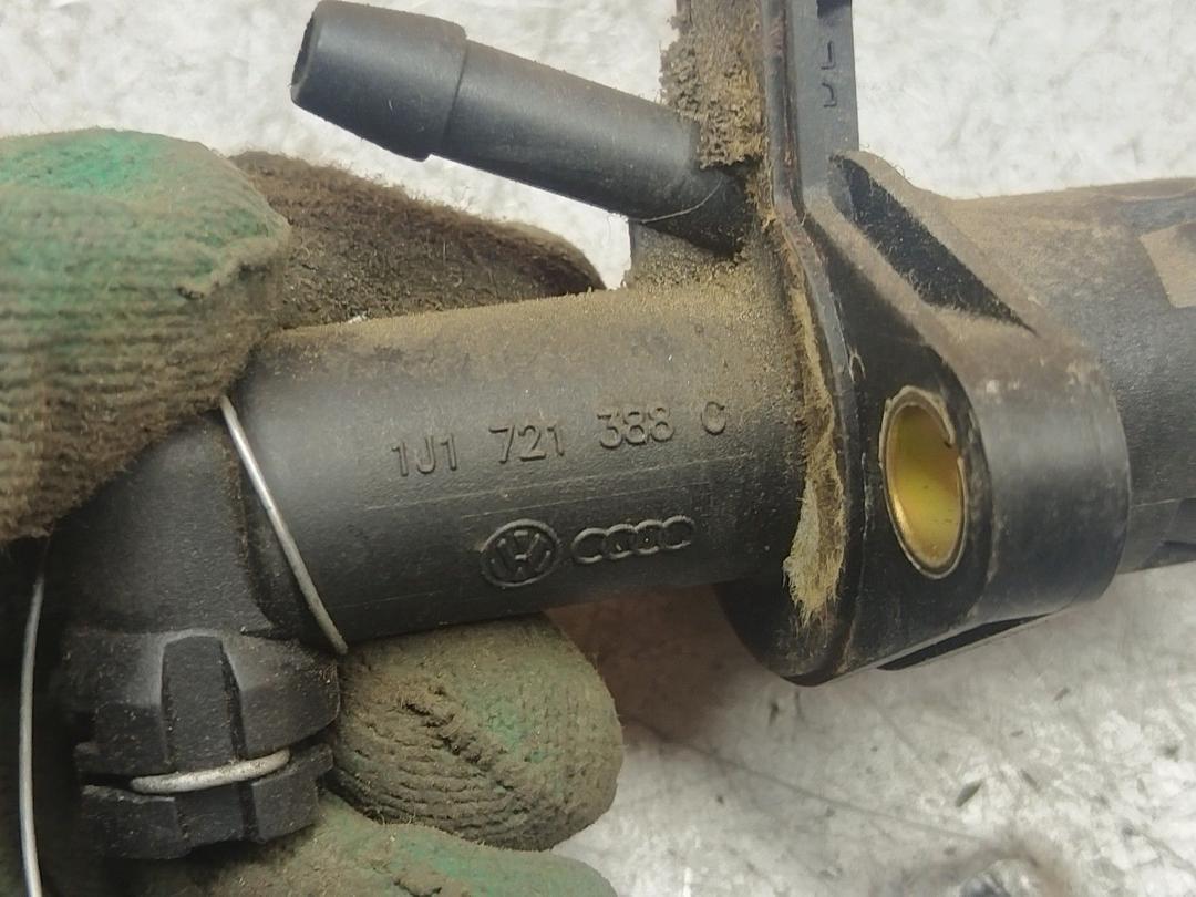 Цилиндр сцепления главный 0UPY6O Volkswagen Golf купить на авторазборке