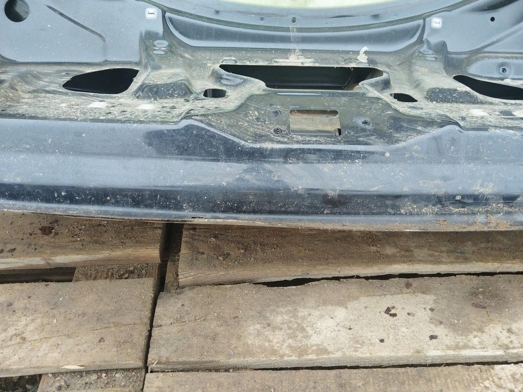 Крышка багажника (дверь 3-5) JB2V8R Mitsubishi Carisma undefined