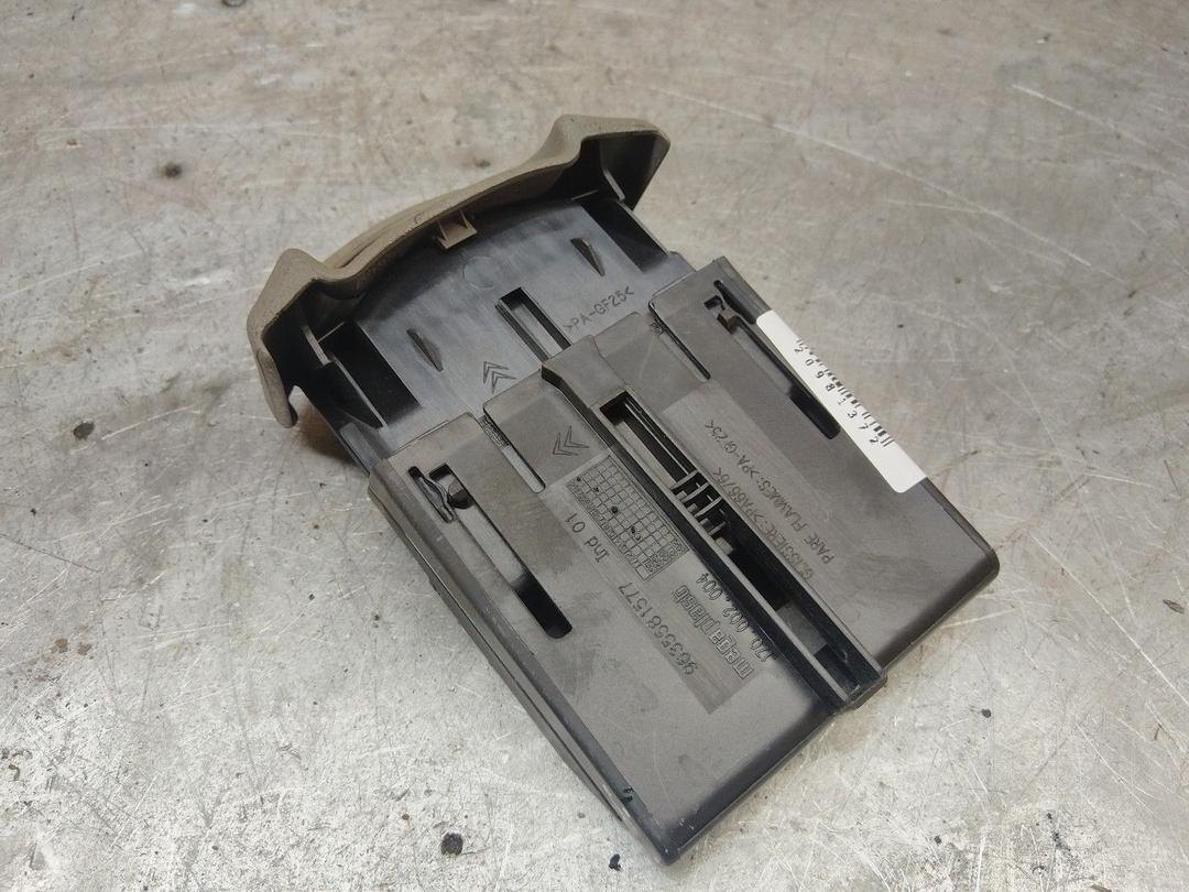 Пепельница 7YK78H Citroen Xsara Picasso - Фото 4