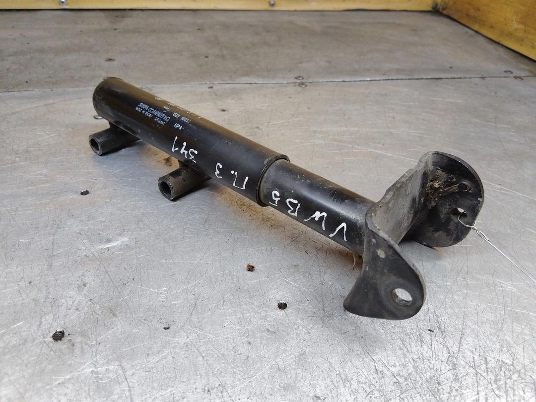 Клык бампера задний правый 9M0SV6 Volkswagen Passat