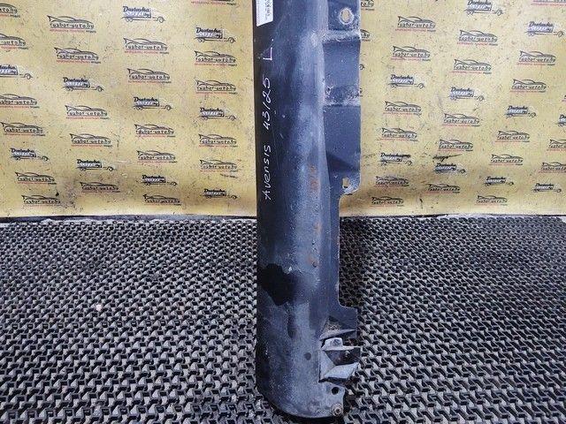 Накладка на порог UM0VPB Toyota Avensis купить в магазине запчастей бу