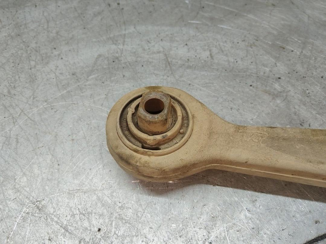 Рычаг передний правый GKF9DB Audi A4 - Фото 2