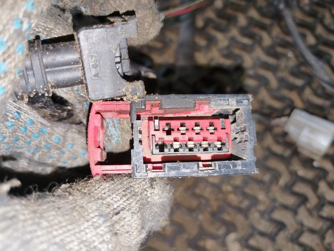 Проводка Y9UV42 Toyota Corolla - Фото 29