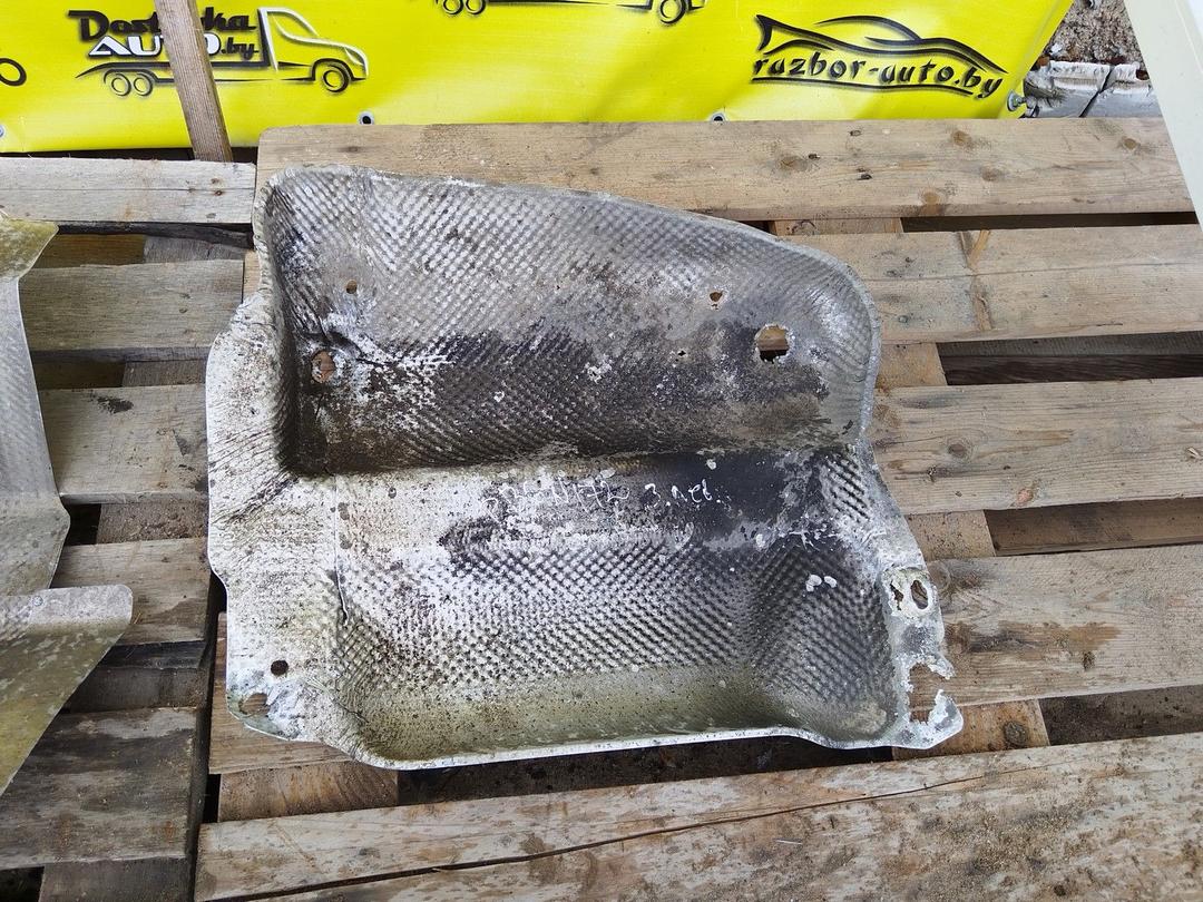 Тепловой экран глушителя 3LKX84 Volkswagen Passat купить с доставкой