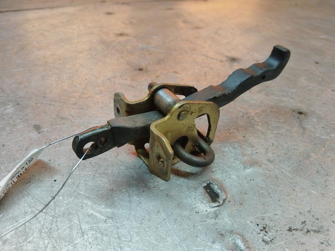 Ограничитель открывания двери передней D2RZ11 BMW 5 E39 - Фото 1