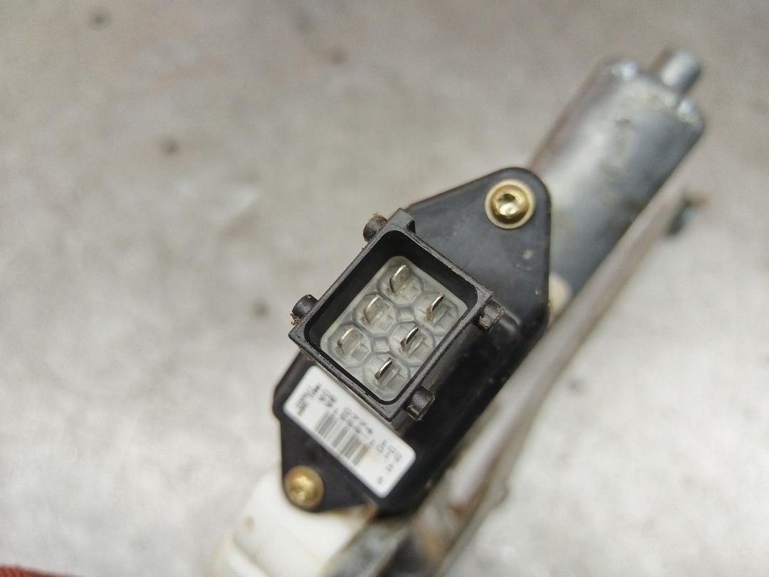 Стеклоподъемник электрический задний правый JU4WBF Toyota Corolla купить с доставкой