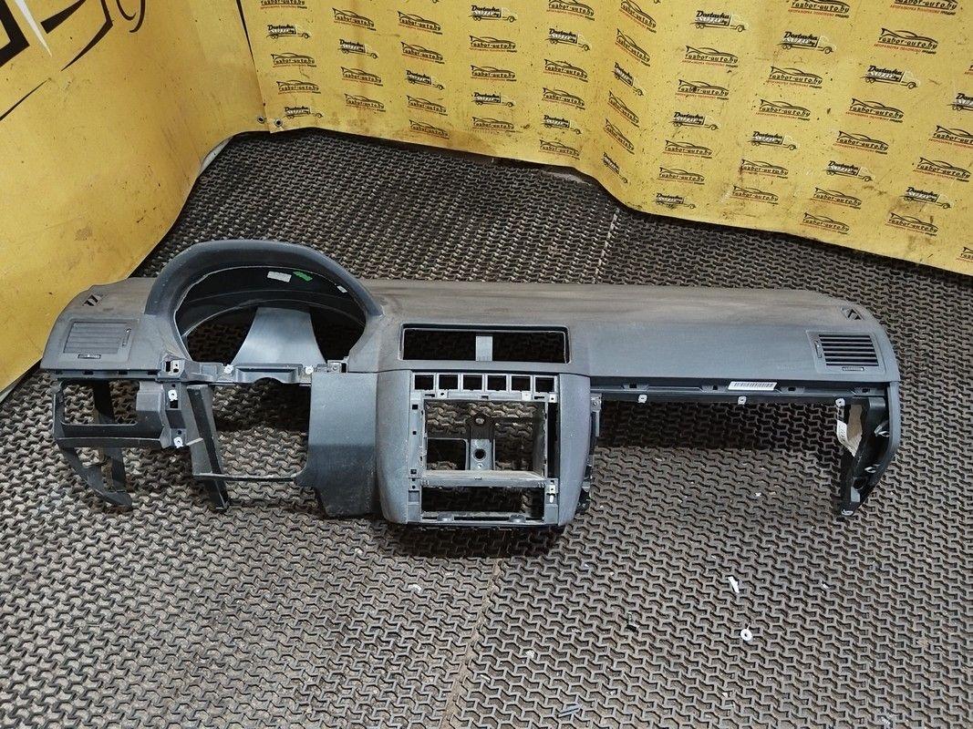 Панель передняя салона (торпедо) YGVTQ7 Skoda Fabia