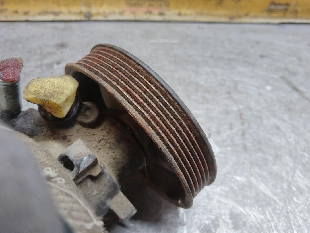 Насос гидроусилителя руля BJGGX0 Ford Escort купить в магазине запчастей бу