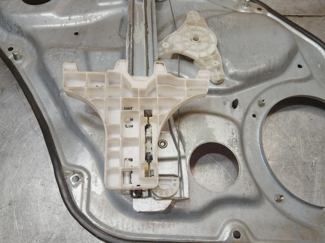 Стеклоподъемник электрический задний правый KCW576 Kia Sorento купить с доставкой. Огромный выбор запчастей и марок авто. У нас есть практически все.