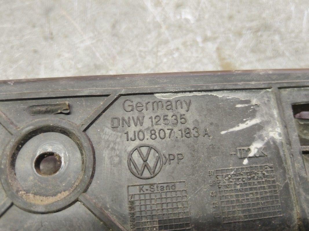 Кронштейн крепления бампера переднего XME1W9 Volkswagen Golf купить с доставкой