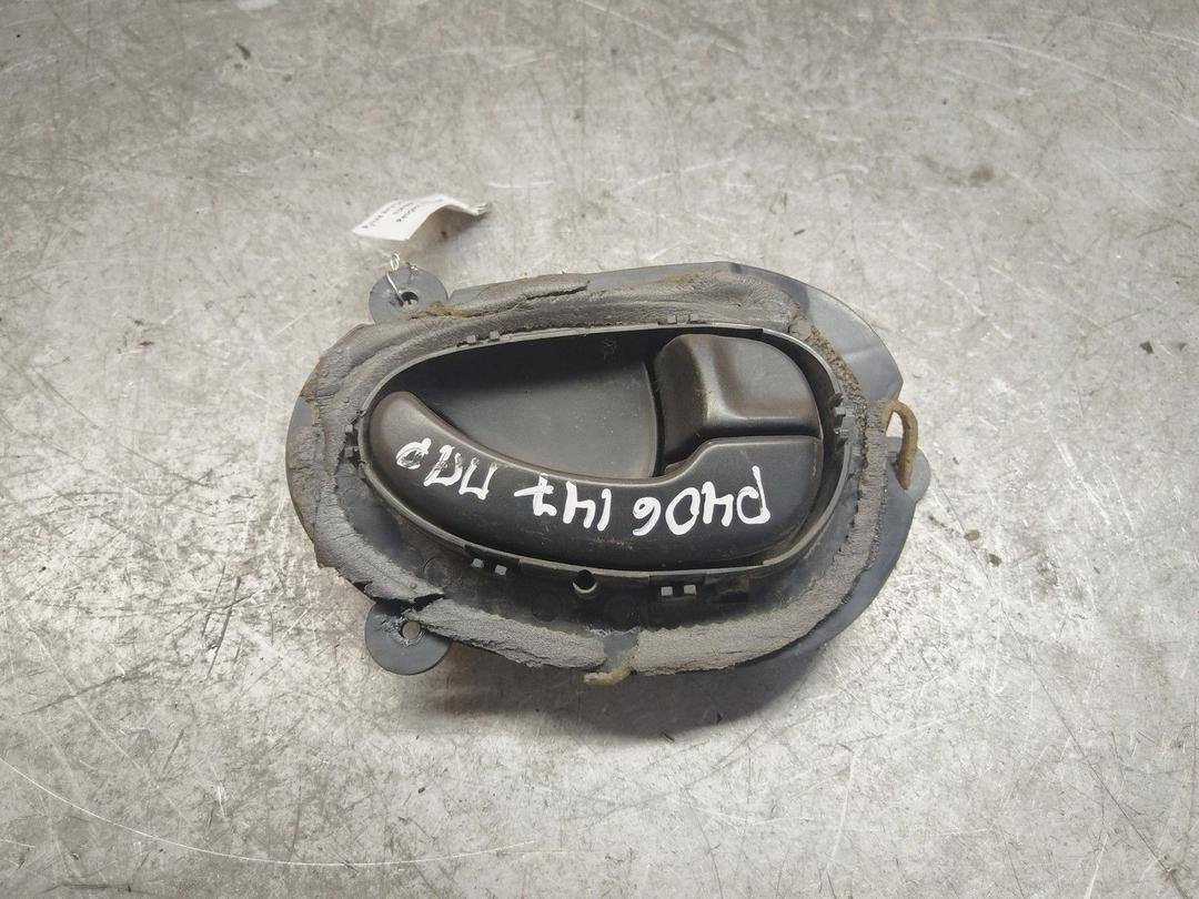 Ручка внутренняя передняя правая U5HMM8 Peugeot 406