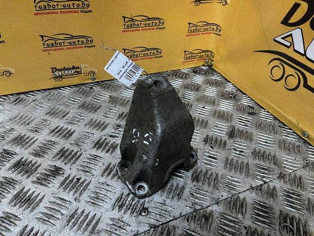 Кронштейн двигателя LXNPY9 Volkswagen Passat