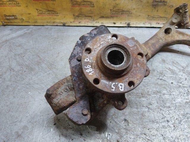 Кулак поворотный правый 8BHU82 Volkswagen Passat купить