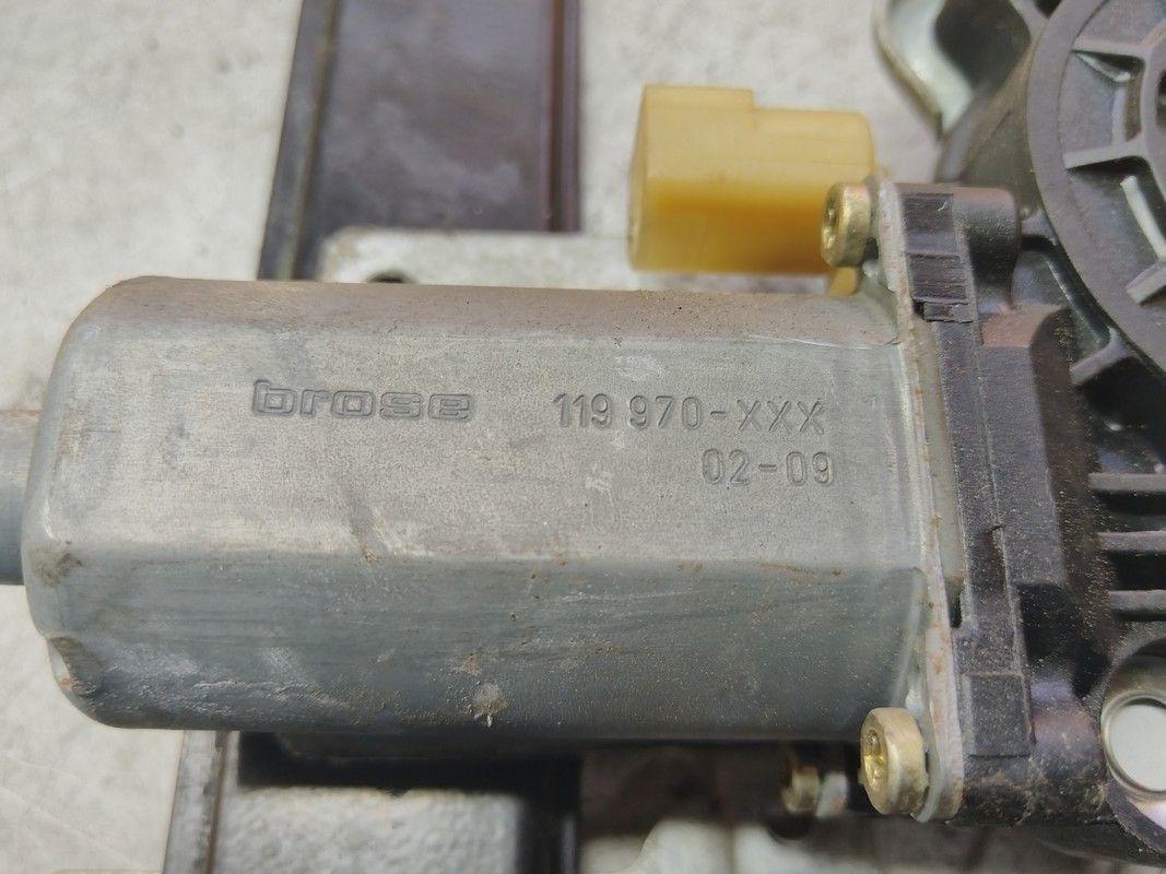 Стеклоподъемник электрический задний правый KONOPB Volvo V70 - Фото 3