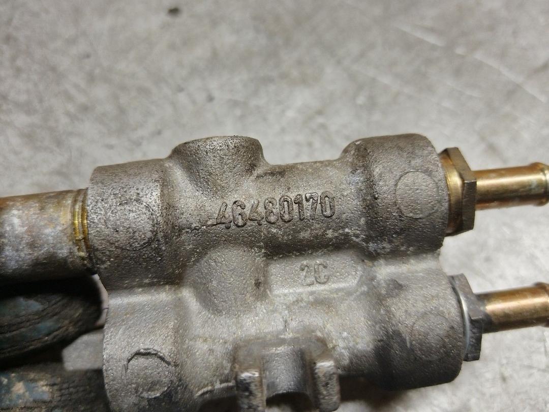 Дозатор-распределитель топлива 38JCMH Alfa Romeo 147 купить на авторазборке