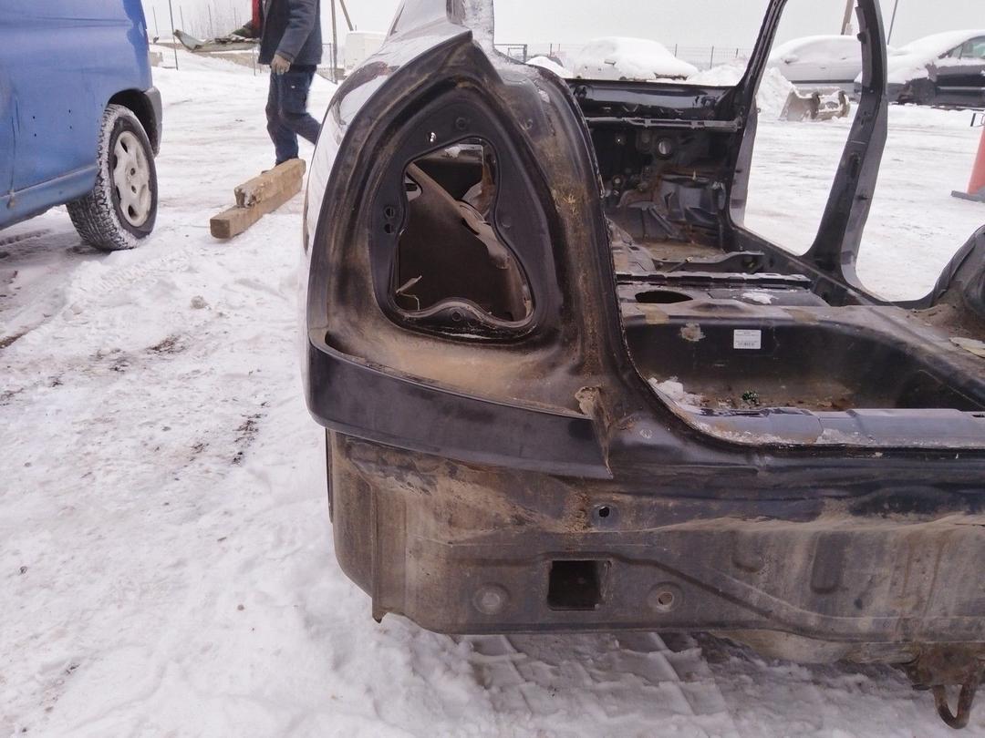 Крыло заднее левое 4JT61M Mitsubishi Carisma undefined