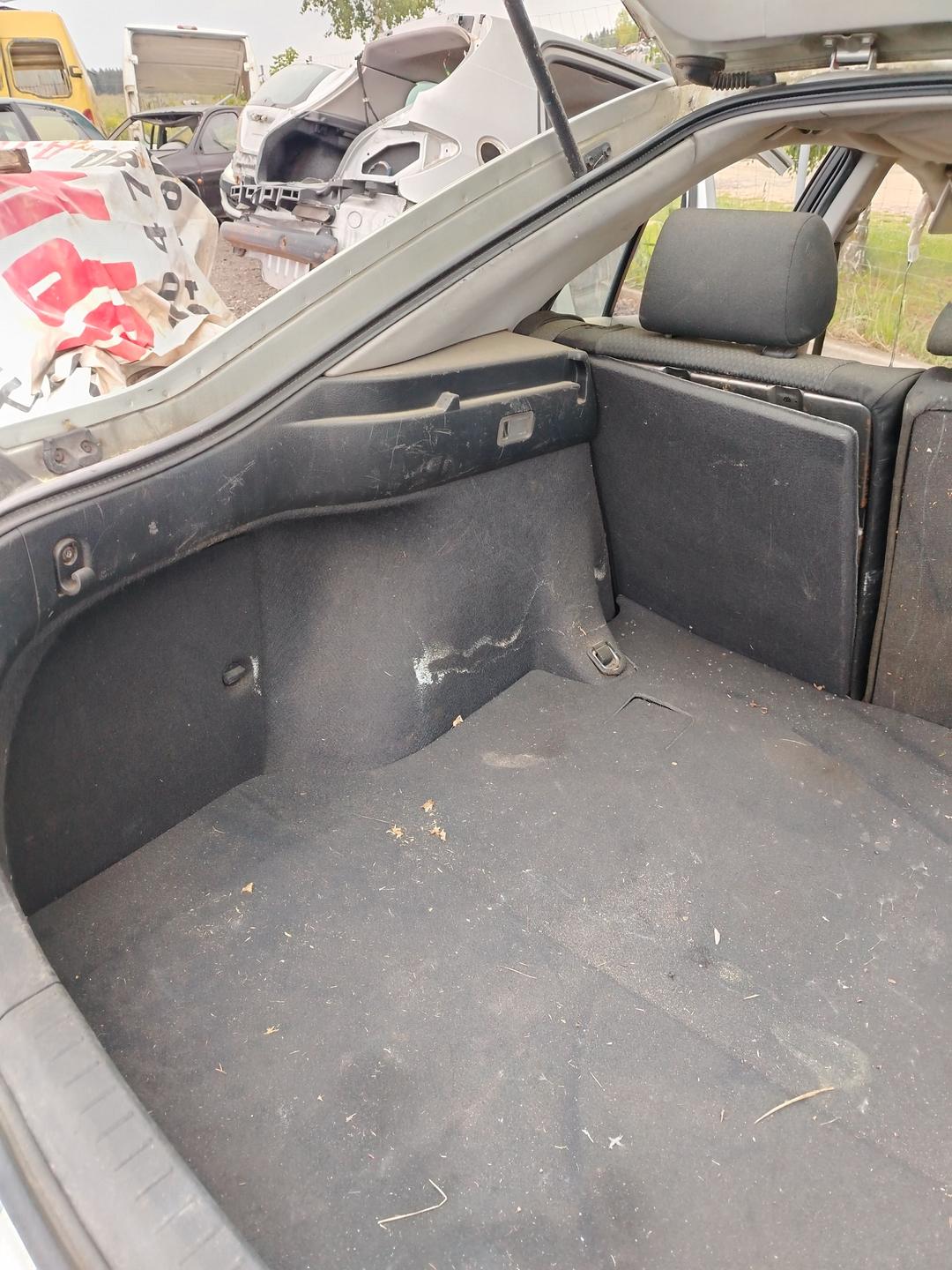 Обшивка багажника ZG4U78 Toyota Avensis - Фото 1