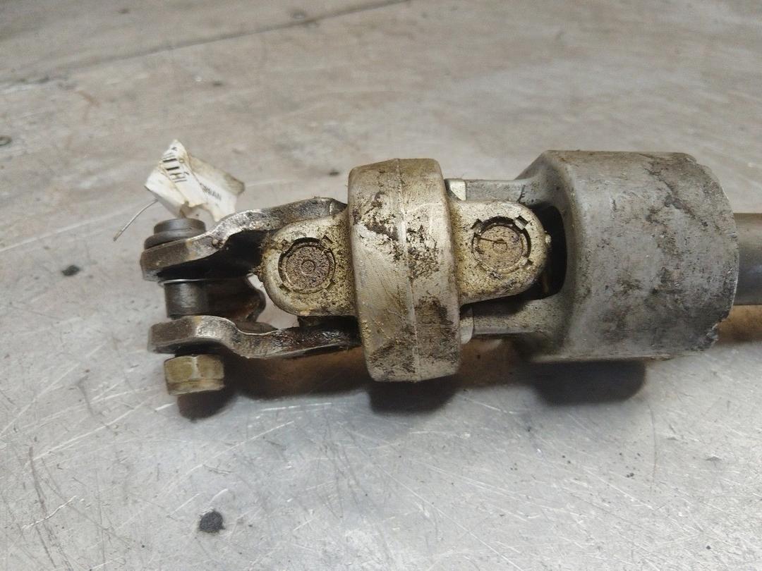 Рулевой карданчик UC99AN Volkswagen Passat - Фото 2