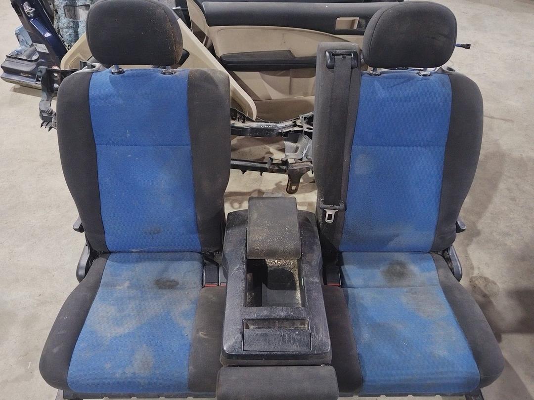 Сиденье заднее RGN0QS Opel Zafira undefined