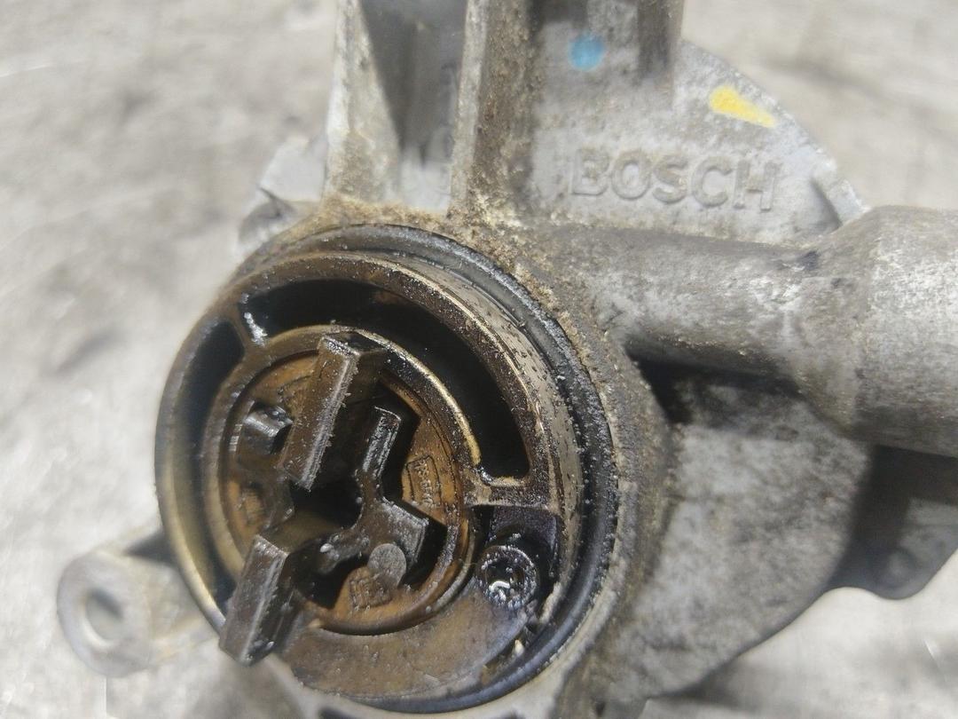 Насос вакуумный 8780XK Peugeot 407 купить на авторазборке