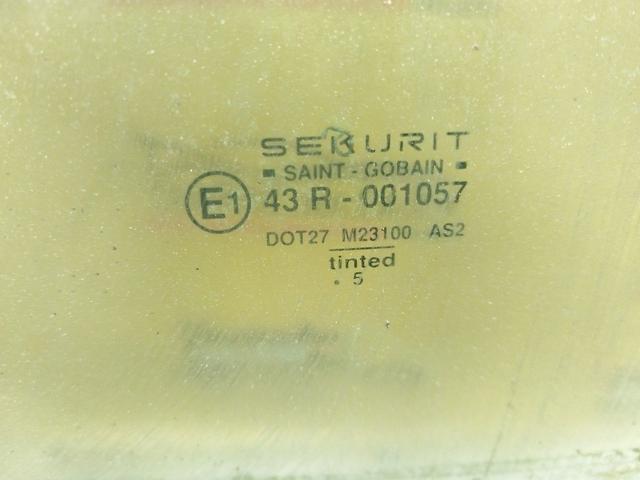 Стекло двери задней правой 3HW0W5 Ford Scorpio купить