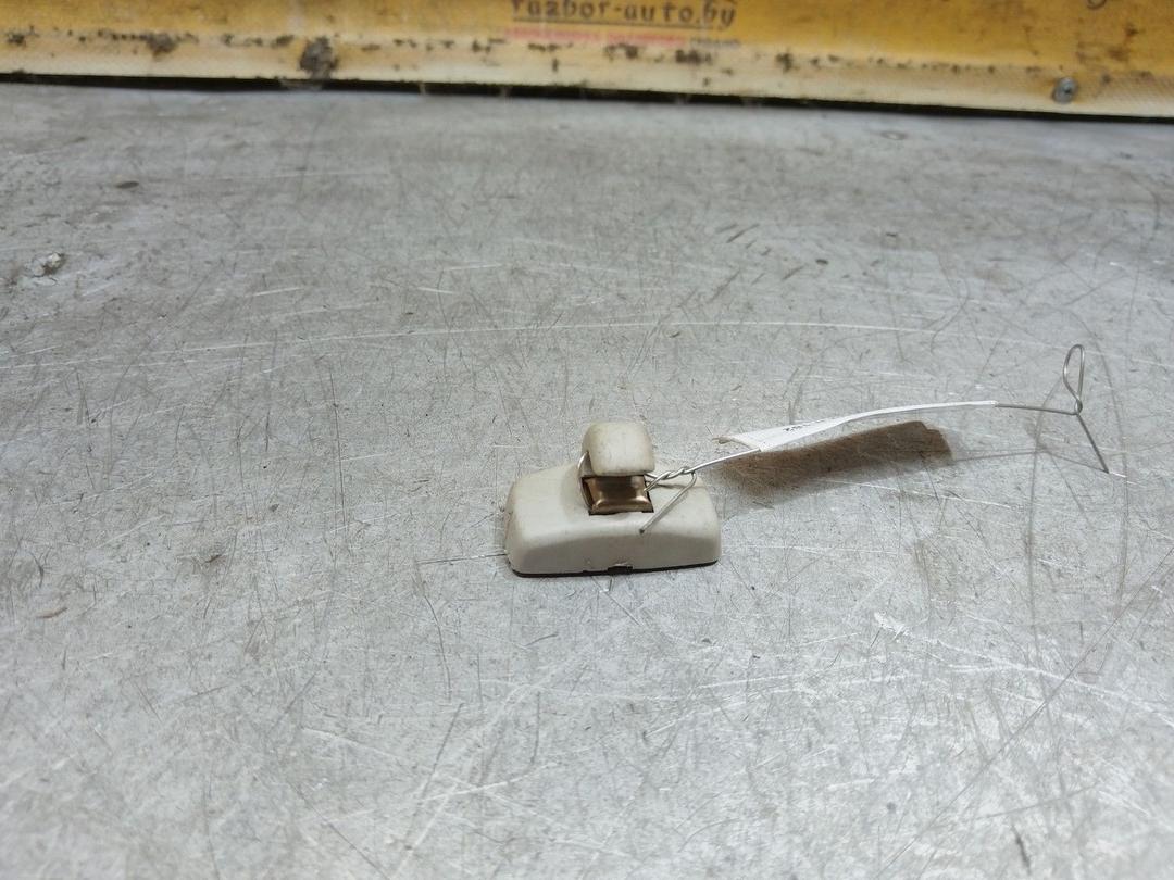 Крепление (крючок) солнцезащитного козырька L9L9DT Audi A4 купить