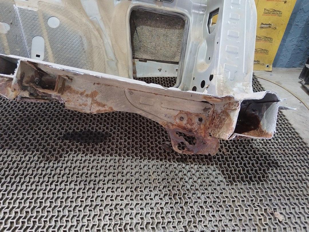 Крыло заднее правое 6E5O32 Citroen Xsara undefined