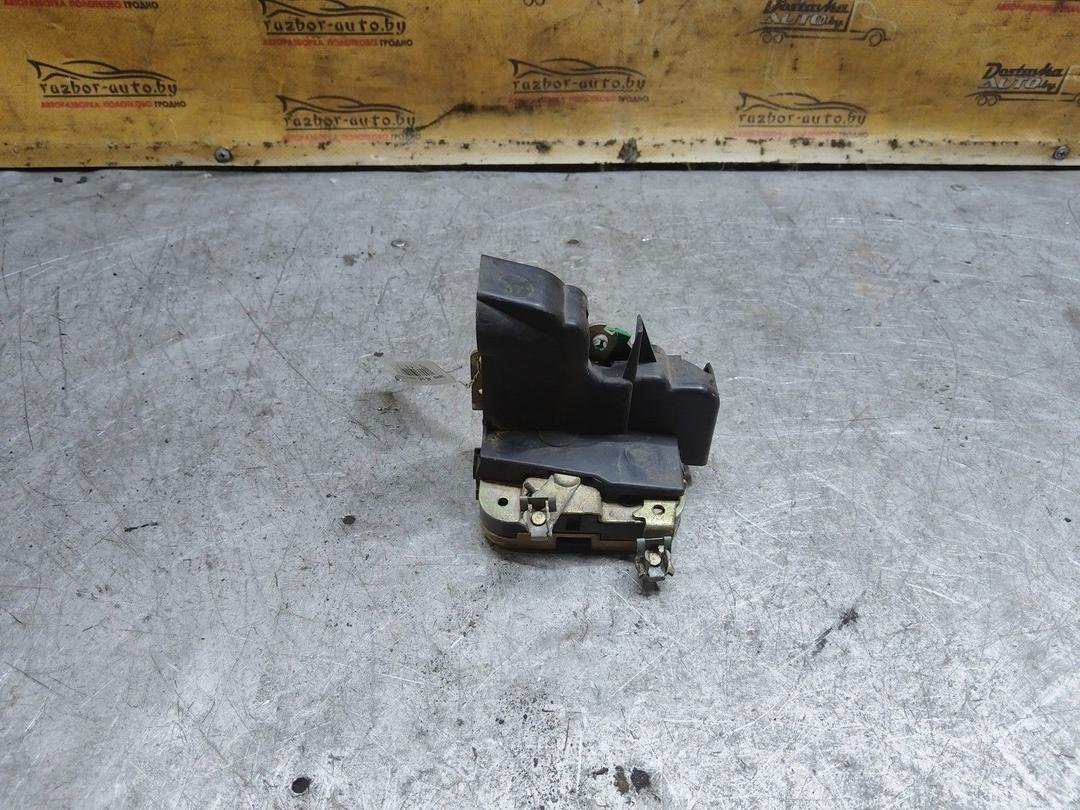 Замок двери передней левой 0QVZ24 Mitsubishi Carisma купить в магазине запчастей бу