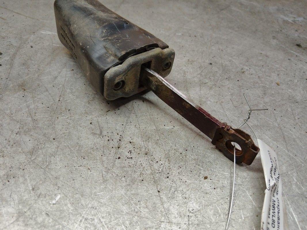 Ограничитель открывания двери задней M6WL8D Volkswagen Passat - Фото 2