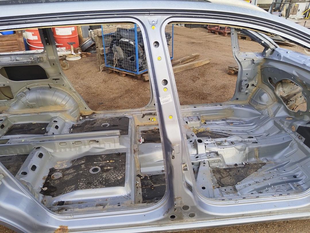 Стойка кузовная центральная правая 2S4Q7X Opel Zafira