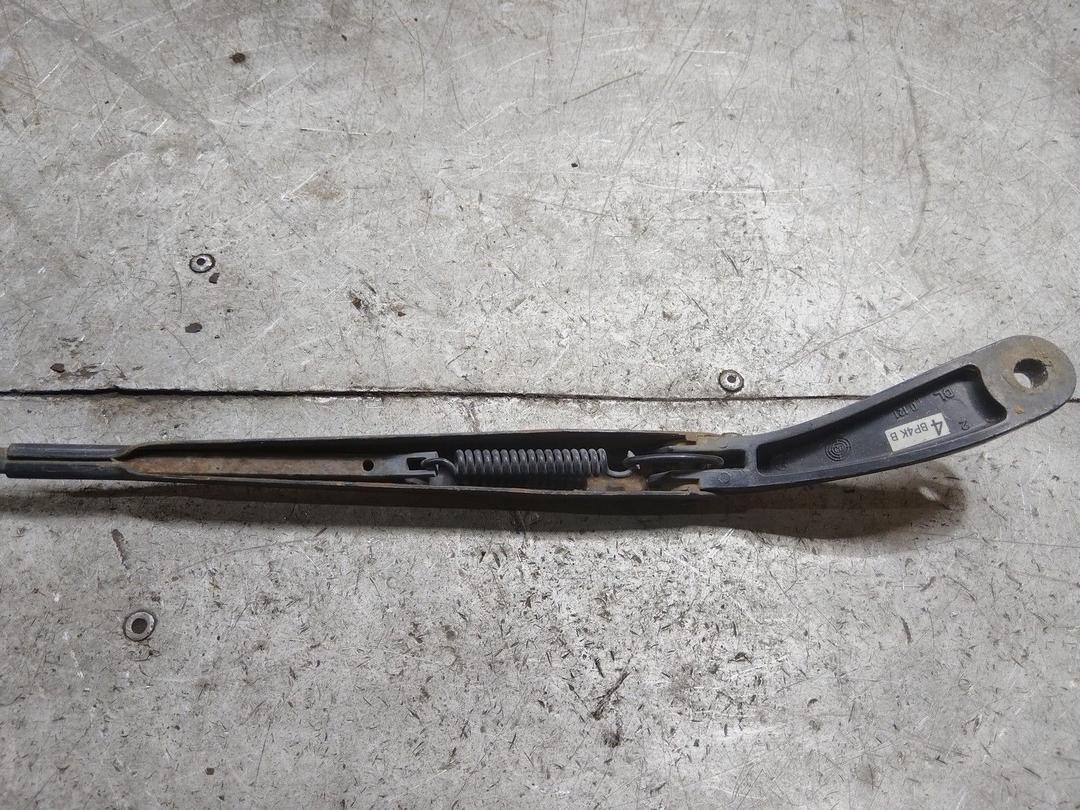 Щеткодержатель (поводок стеклоочистителя, дворник) 1N2IZ1 Mazda 3 купить с доставкой