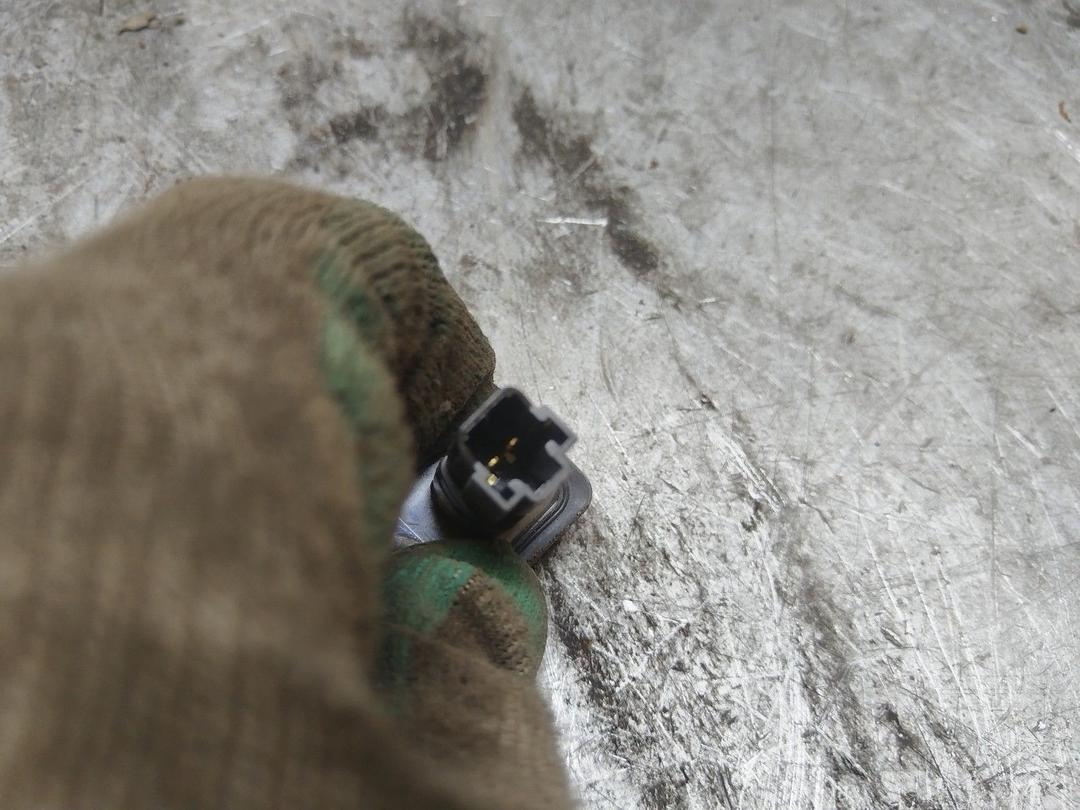 Выключатель концевой (концевик) 33IXRJ Hyundai Getz купить на авторазборке