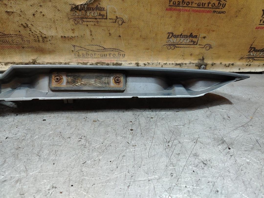 Накладка подсветки номера 4MFT47 Opel Zafira - Фото 3