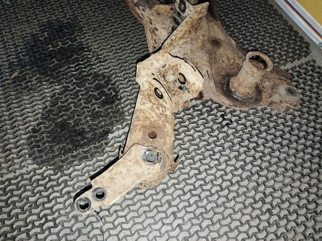 Балка подвески задняя E7YLUR Mazda 6 - Фото 8