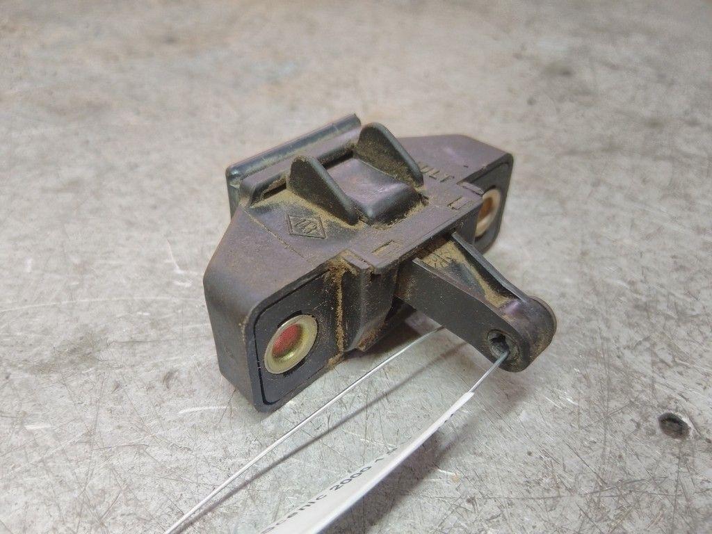 Замок багажника AXG95N Renault Scenic купить в магазине запчастей бу