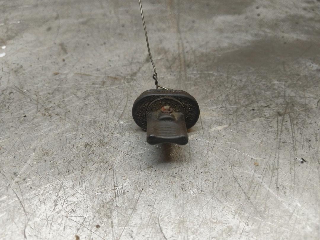 Скоба (кронштейн) крепления форсунки F4LVXA Hyundai Trajet - Фото 2