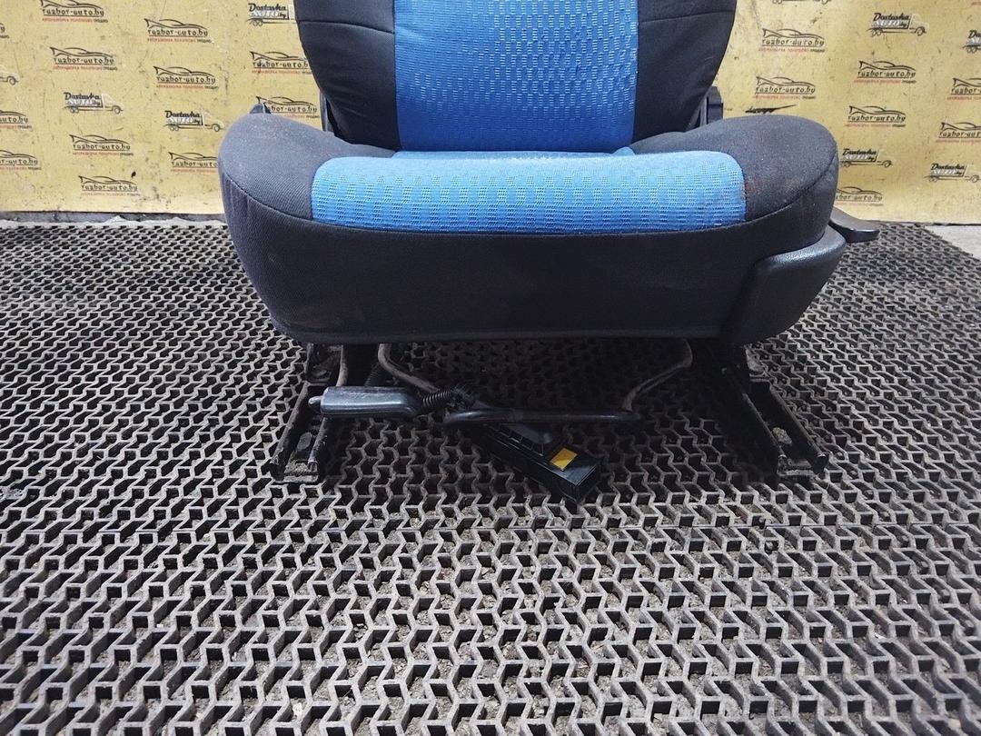 Сиденье переднее FW4XFQ Opel Zafira undefined