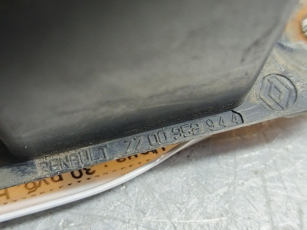 Выключатель концевой (концевик) H0ZACR Renault Master купить в магазине запчастей бу