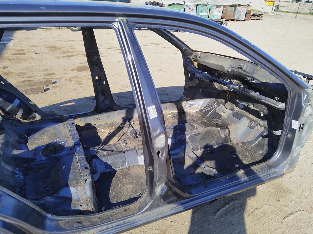 Стойка кузовная центральная правая UHLACE Volvo V40