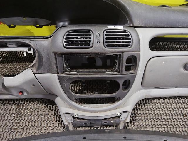 Дефлектор обдува салона Q677SF Renault Scenic RX4 купить с доставкой