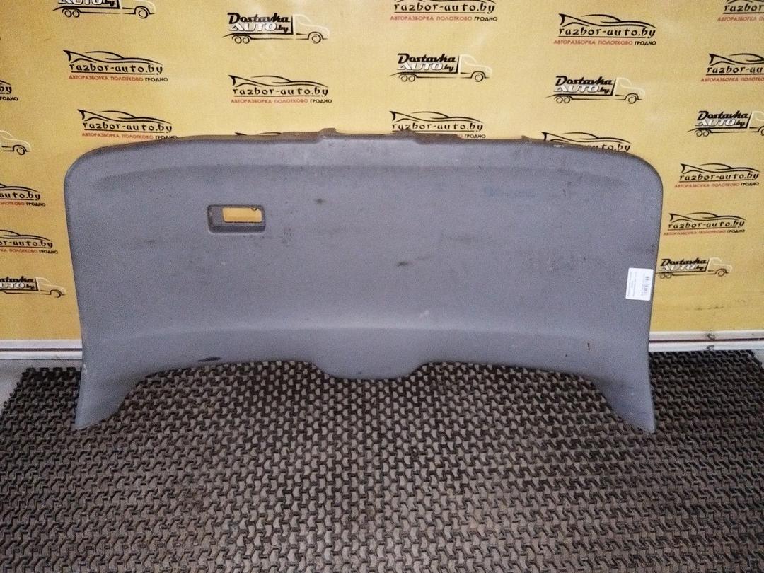 Обшивка крышки багажника E0J2YB Mazda Premacy