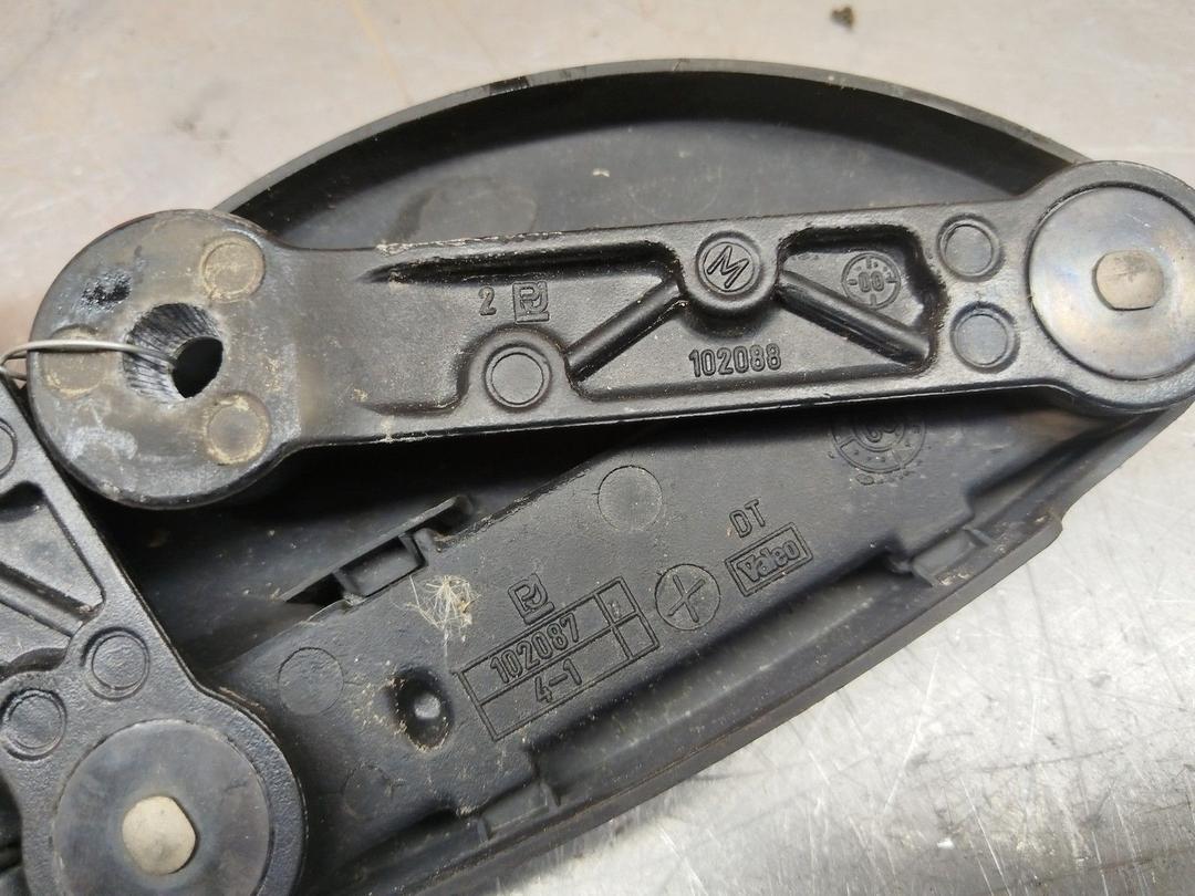 Щеткодержатель (поводок стеклоочистителя, дворник) 017E9K BMW 5 E39 купить на авторазборке