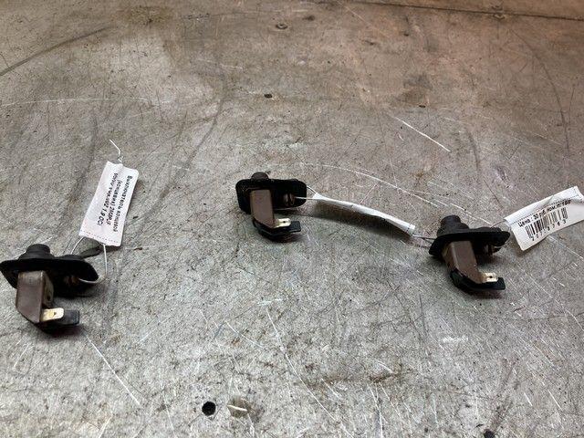 Выключатель концевой (концевик) 2M3PJF Volvo V40 - Фото 3