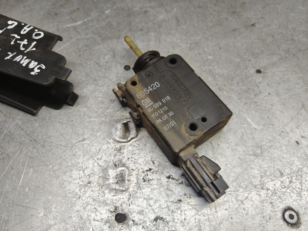 Активатор замка крышки топливного бака 9O6VUY Opel Astra - Фото 4